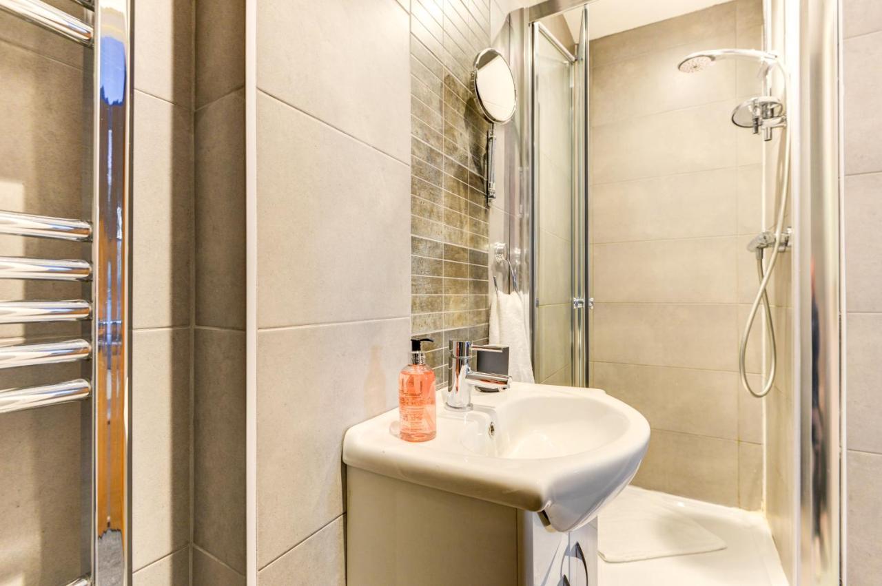 2 Bedroom Cosy Apartment, Powis Square - Appartement Hove